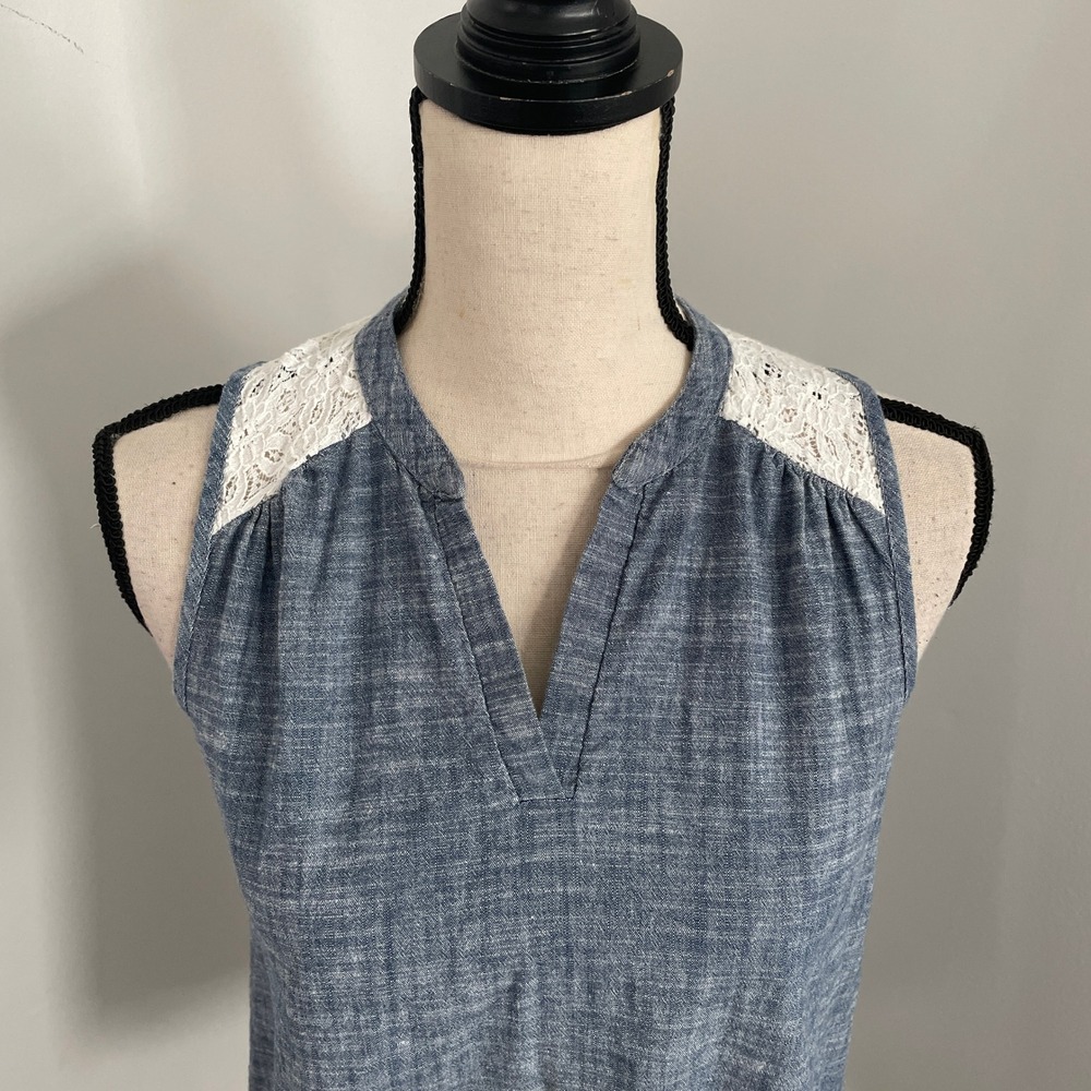 Blue Chambray Crochet Womens Blouse Size Small‎ Lace Detail VNeck Boho Chic Top - Picture 3 of 7